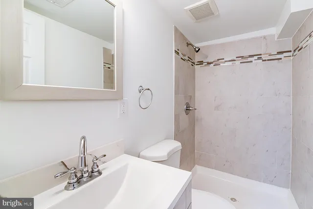 $2,848 | 707 Congress Street Southeast, Washington, DC 20032