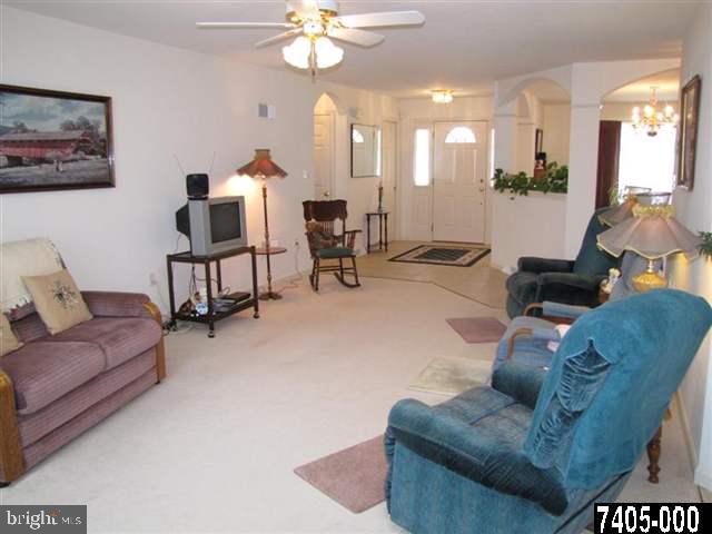 321 Dew Drop Road York, PA 17402 - Photo 5 of 25