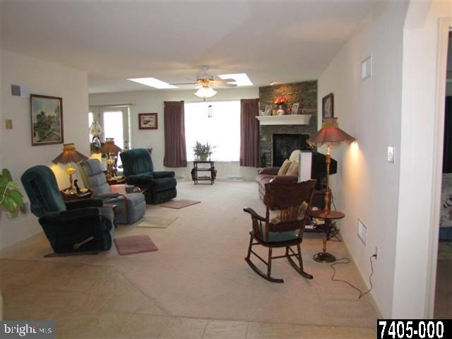 321 Dew Drop Road York, PA 17402 - Photo 6 of 25