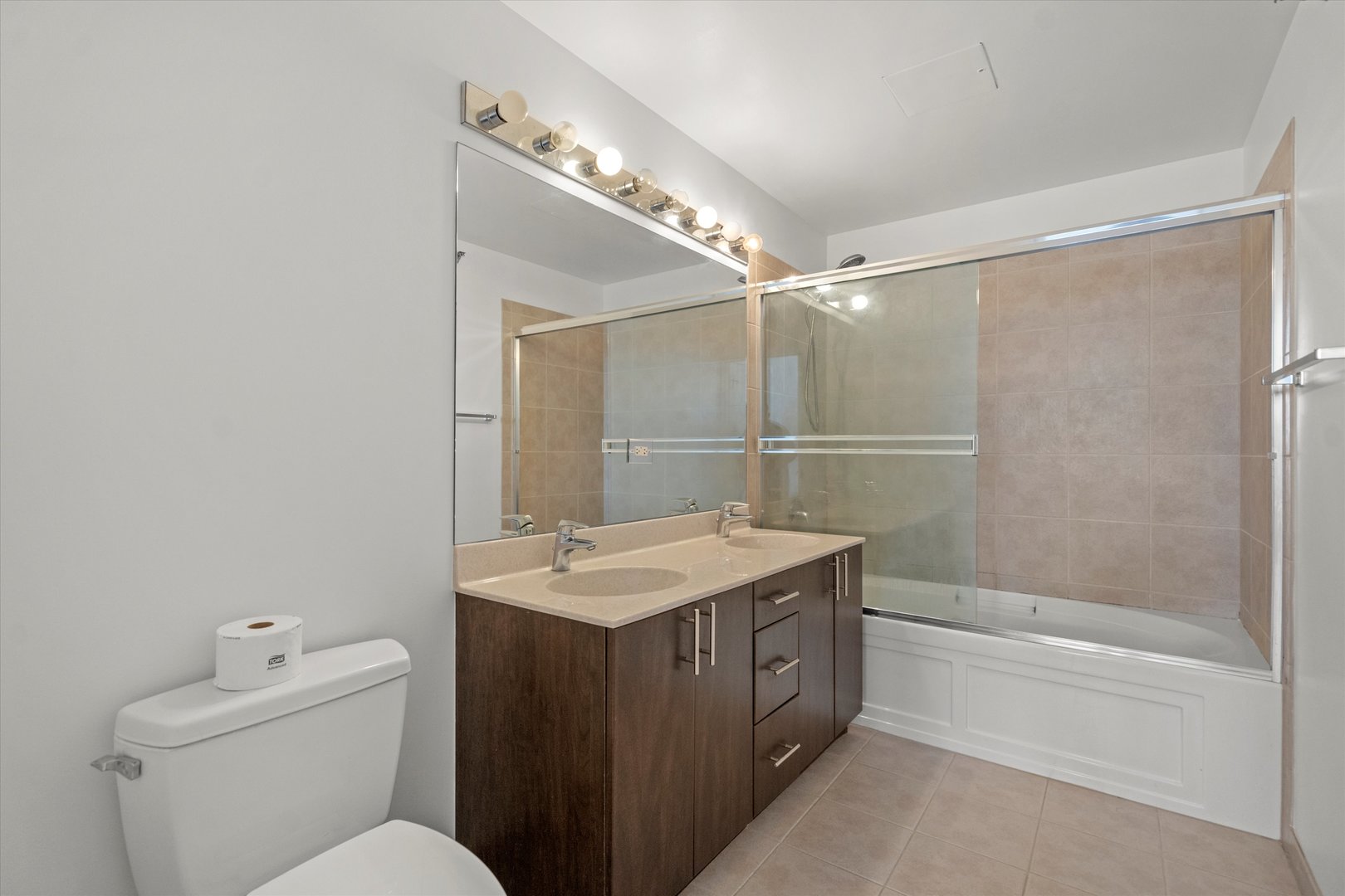 235 West Van Buren Street, Unit 3315 Chicago, IL 60607 - Photo 15 of 22