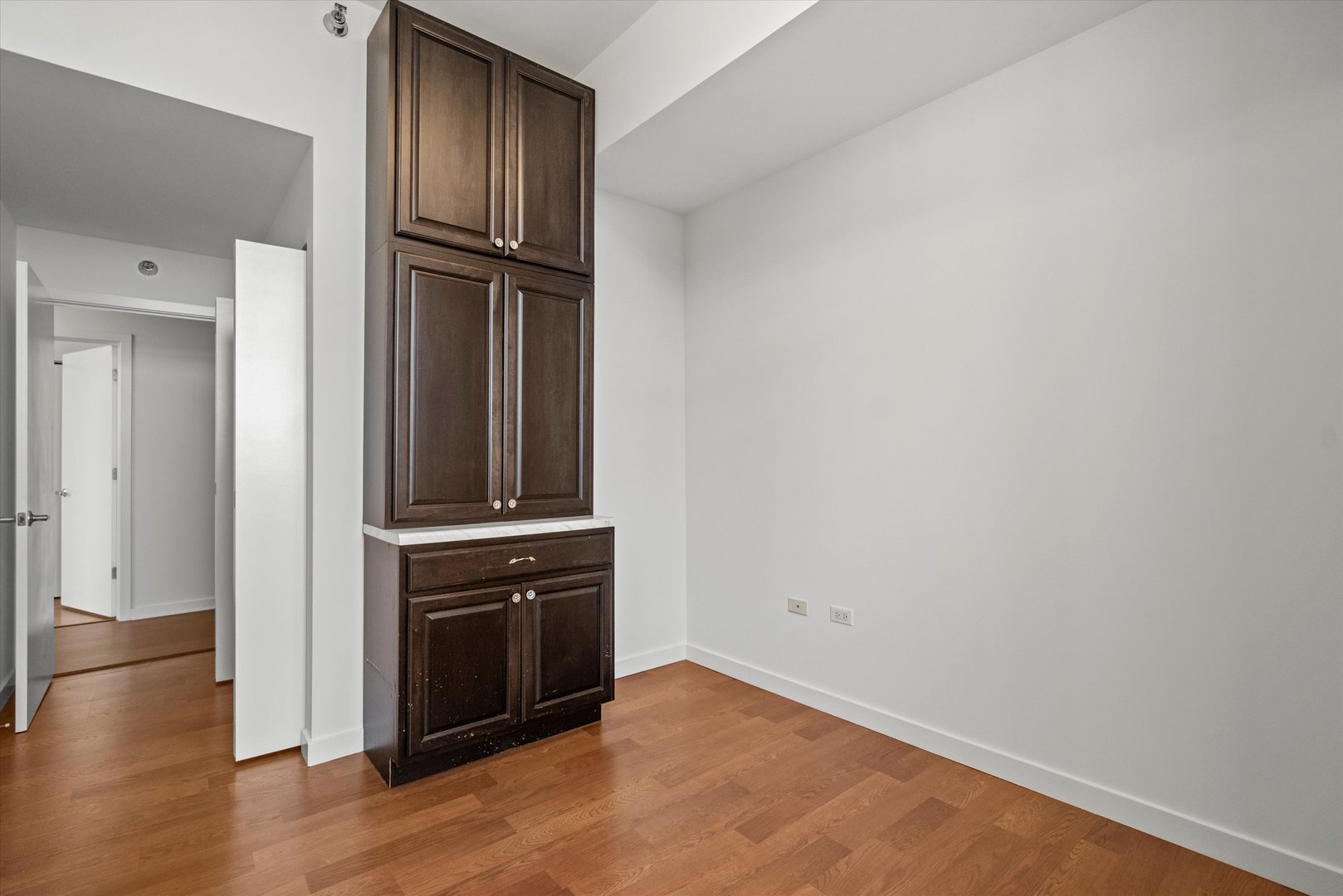 235 West Van Buren Street, Unit 3315 Chicago, IL 60607 - Photo 17 of 22