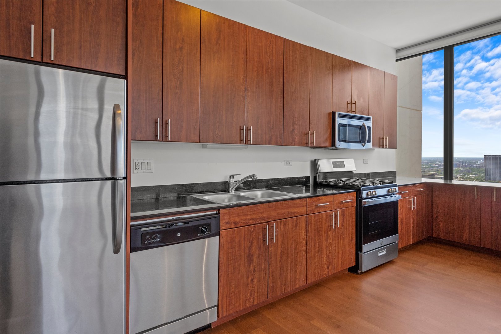 235 West Van Buren Street, Unit 3315 Chicago, IL 60607 - Photo 6 of 22