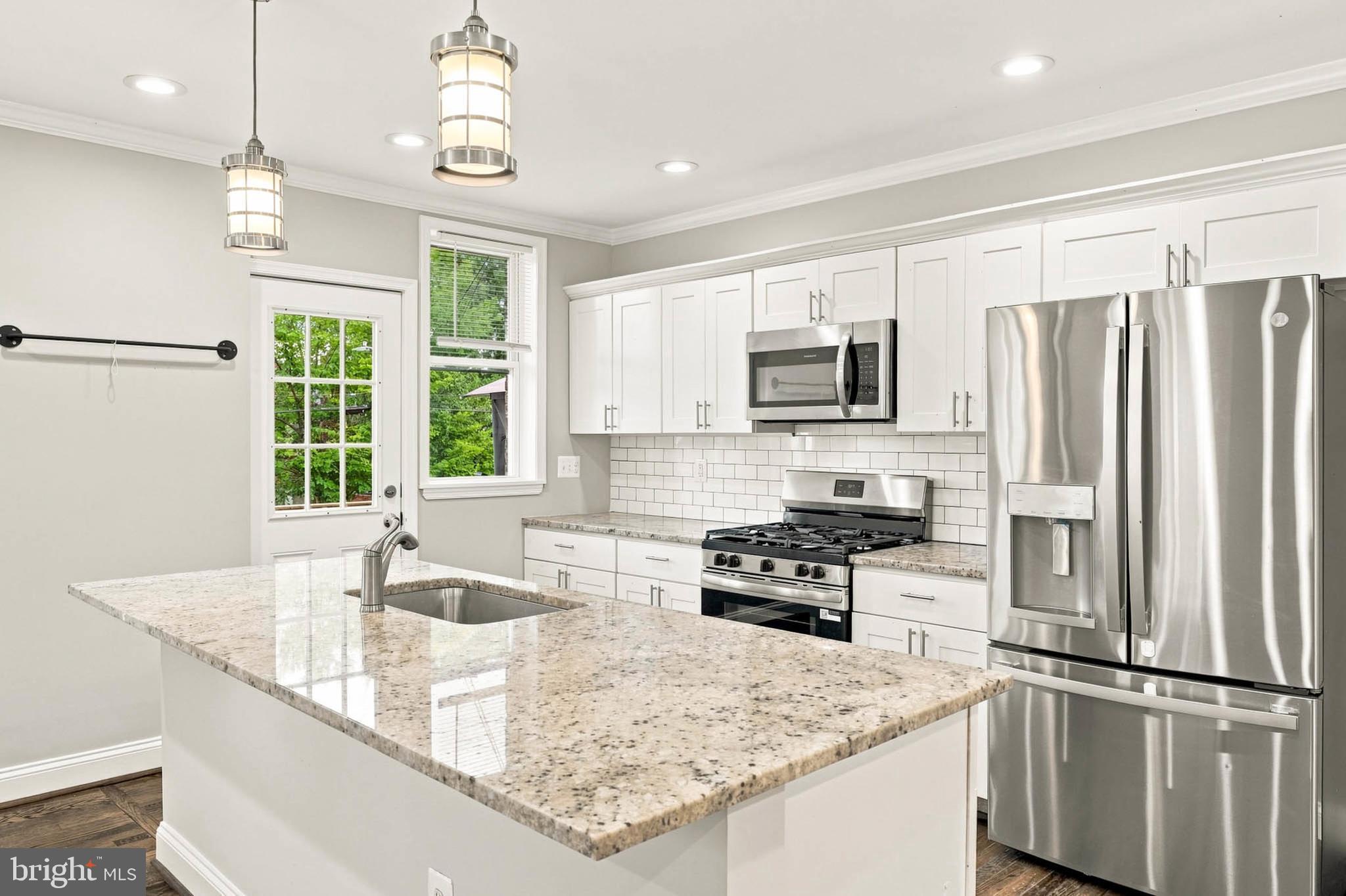 1518 Lochwood Road Baltimore, MD 21218 - Photo 3 of 30 Gallery Image 3