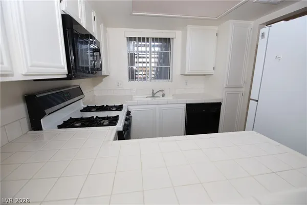 $1,350 | 1908 Mountain Hills Court, Unit 103, Las Vegas, NV 89128