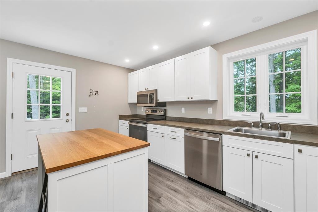 4 Mill Pond Road Tuftonboro, NH 03816 - Photo 8 of 27