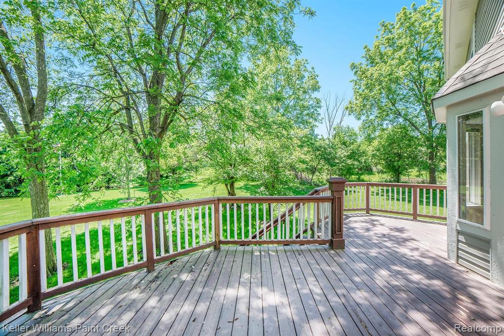 2741 Forest View Court Rochester Hills, MI 48307 - Photo 12 of 56