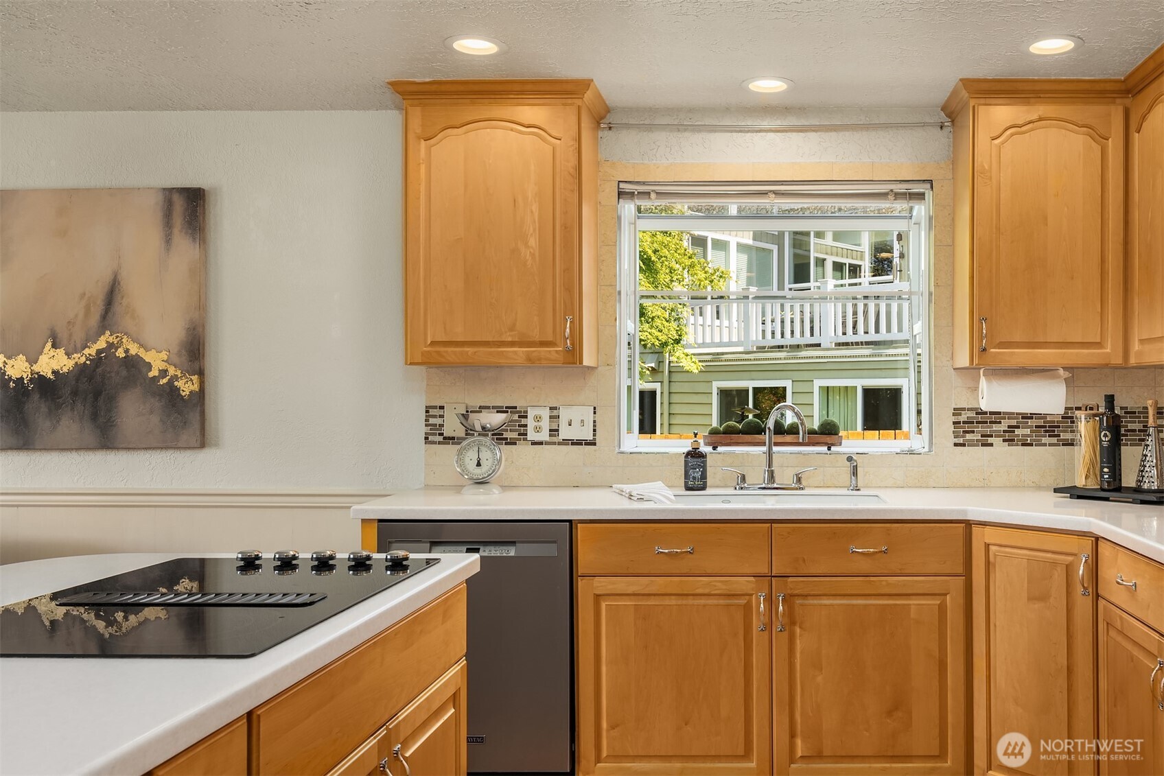 9119 185th Place Southwest Edmonds, WA 98026 - Photo 12 of 38 Gallery Image 12
