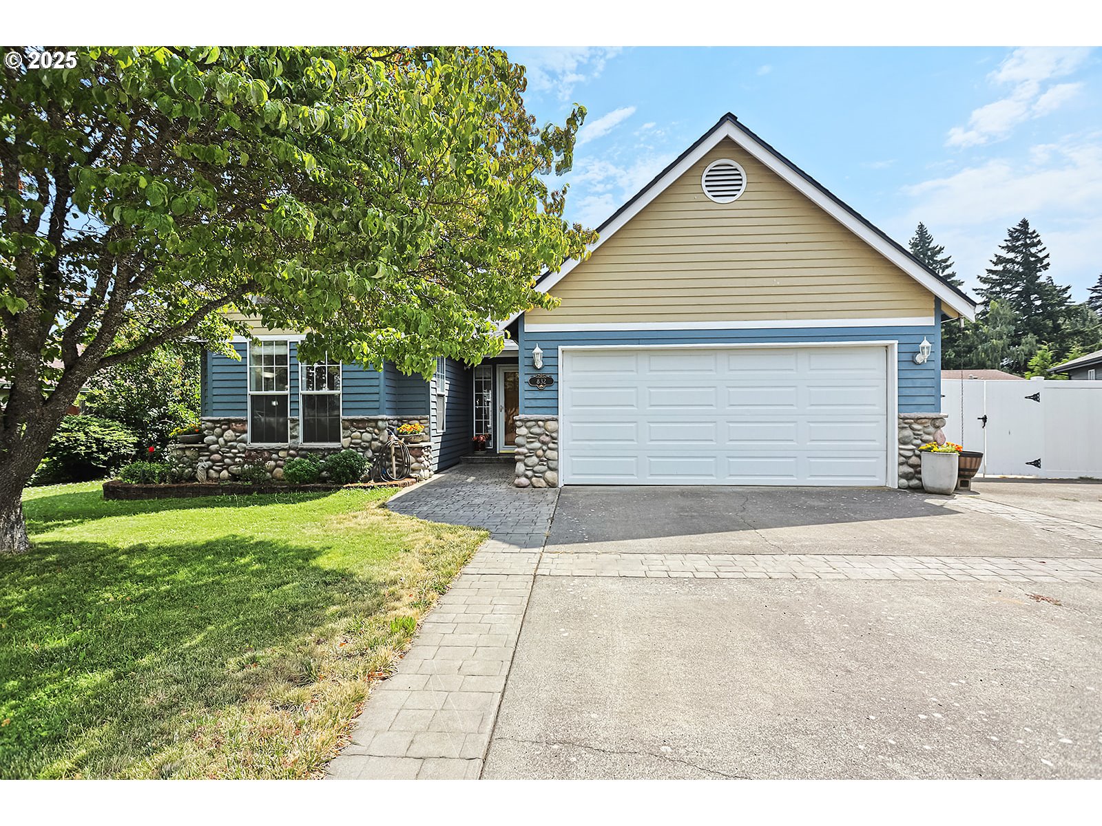 832 Adams Loop Hood River, OR 97031 - Photo 1 of 46 Gallery Image 1