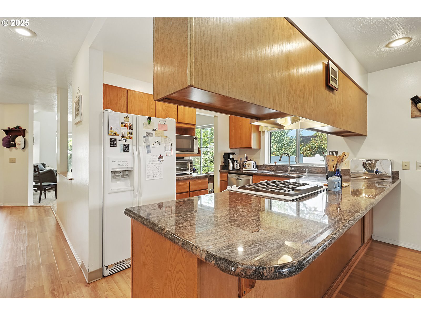 832 Adams Loop Hood River, OR 97031 - Photo 11 of 46 Kitchen