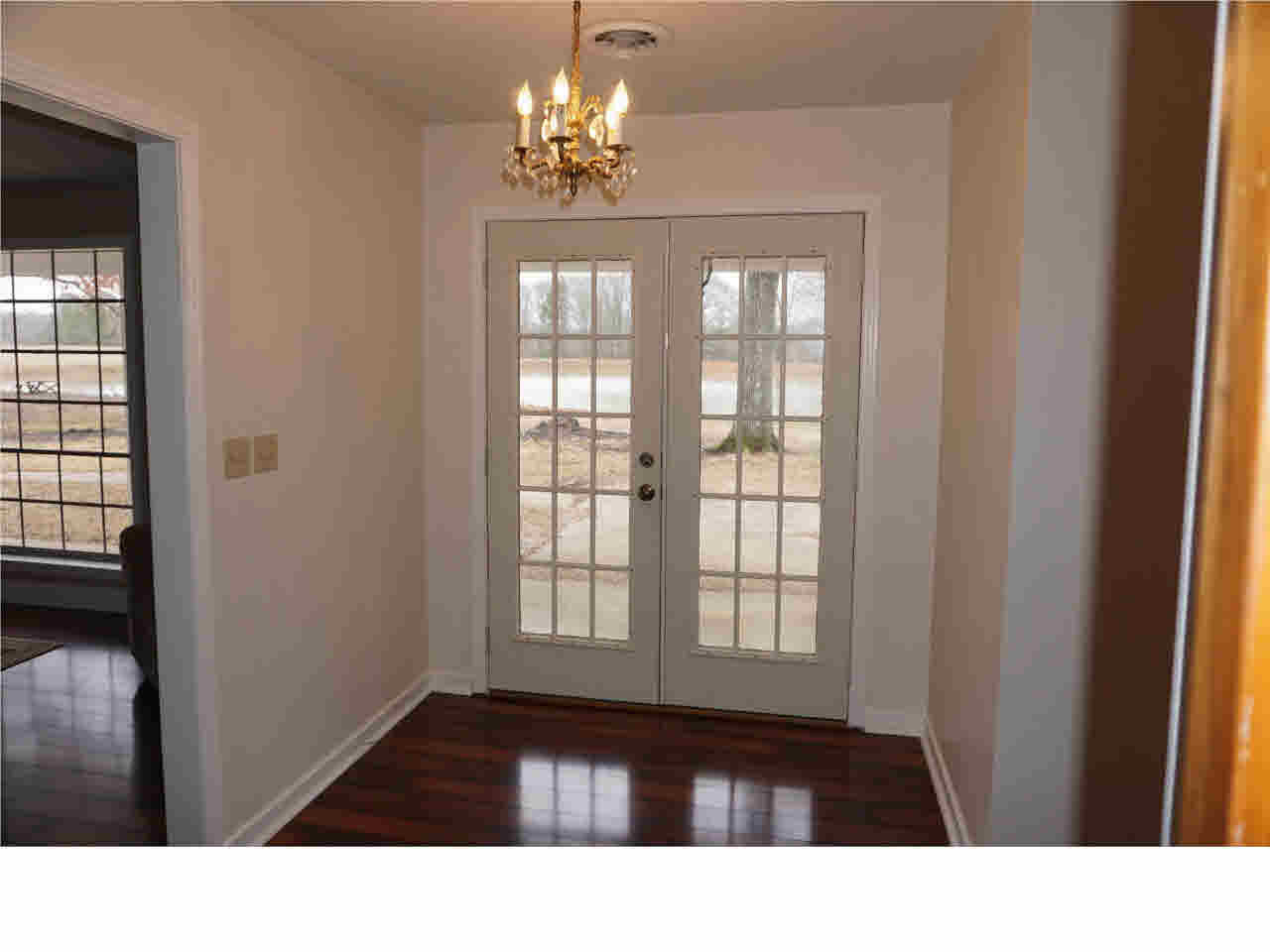 2571 Wells Road Raymond, MS 39154 - Photo 3 of 39 Big foyer, full of light!
