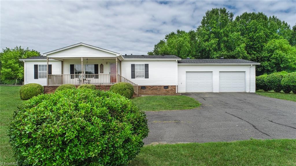 559 McBride Road Mount Airy, NC 27030 - Photo 2 of 47 Gallery Image 2