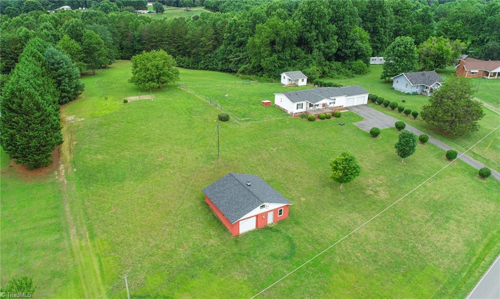 559 McBride Road Mount Airy, NC 27030 - Photo 4 of 47 Gallery Image 4