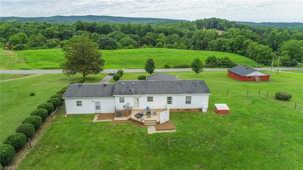 559 McBride Road Mount Airy, NC 27030 - Photo 5 of 47 Gallery Image 5