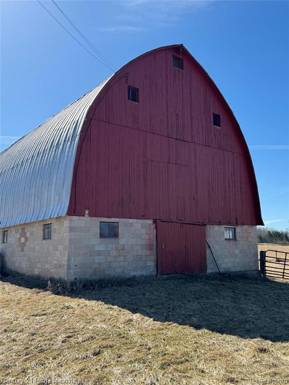 3608 South State Road Glennie, MI 48737 - Photo 2 of 42