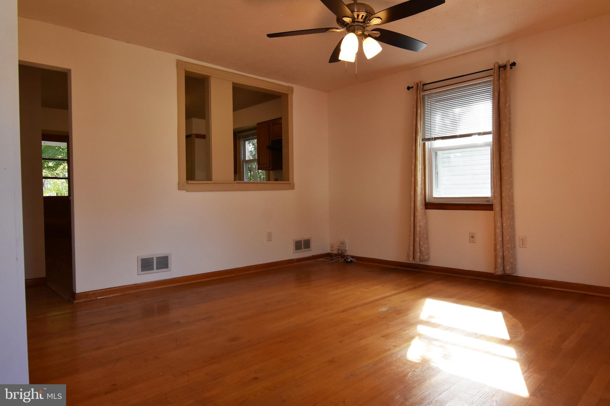 229 Asbury Road Pasadena, MD 21122 - Photo 3 of 34 Gallery Image 3