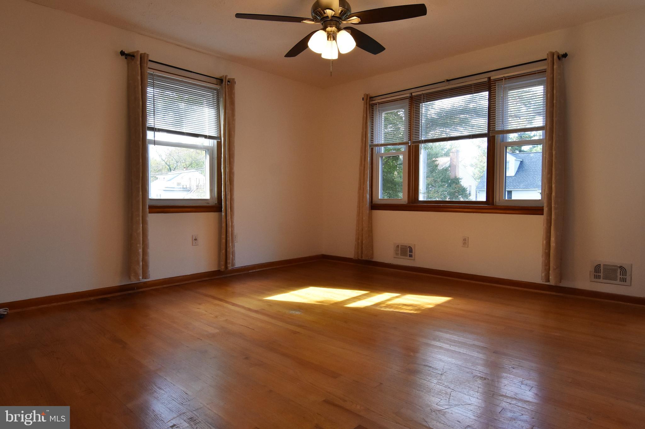 229 Asbury Road Pasadena, MD 21122 - Photo 6 of 34 Gallery Image 6