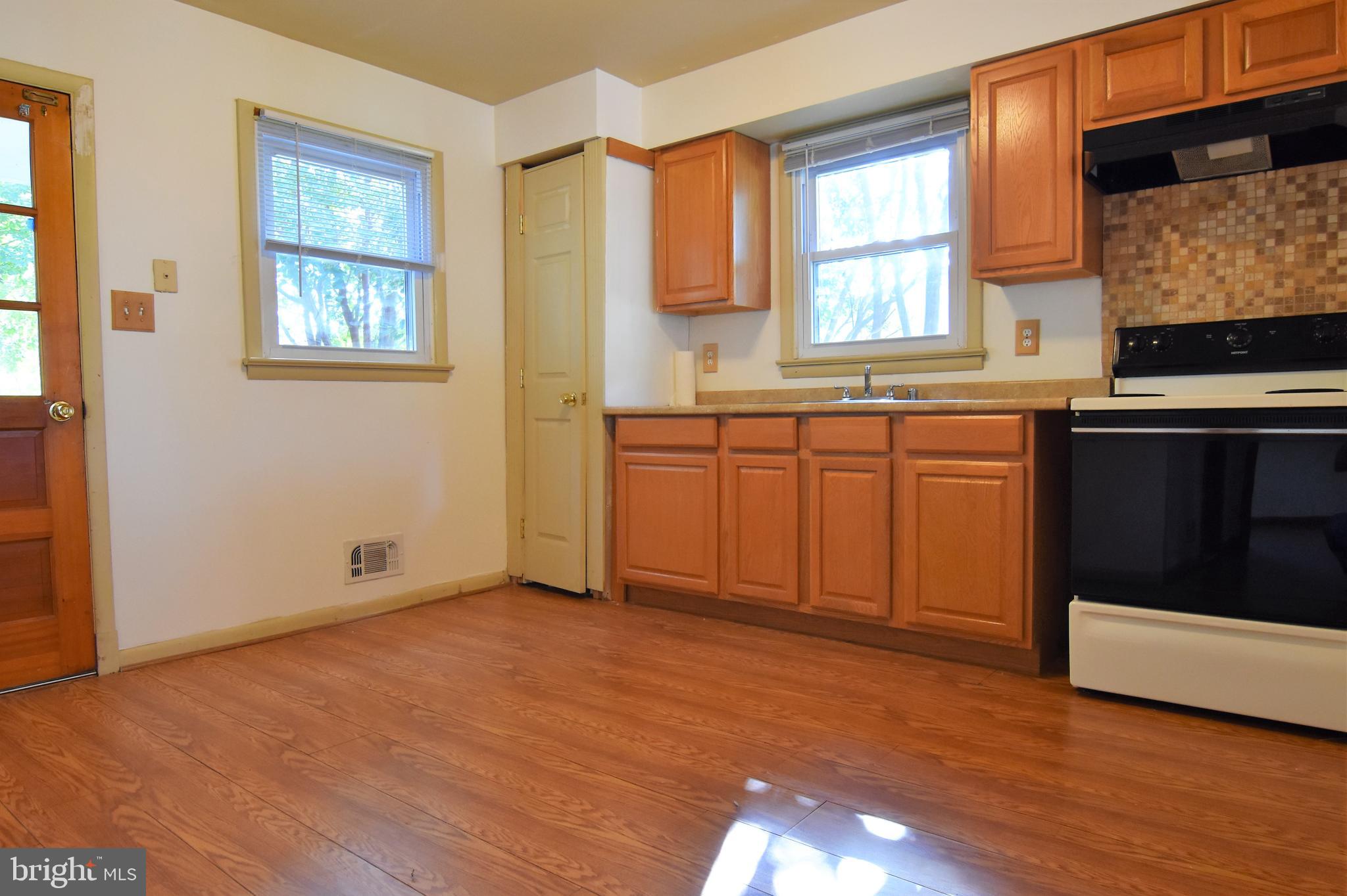 229 Asbury Road Pasadena, MD 21122 - Photo 8 of 34 Gallery Image 8