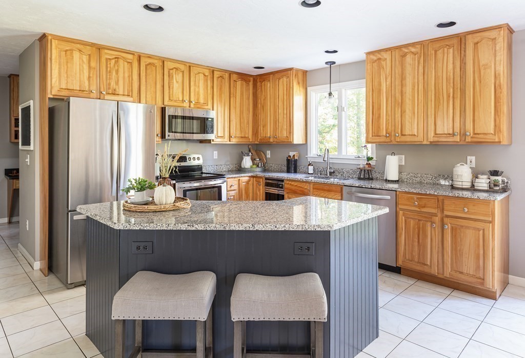 25 Kimball Road Hopkinton, MA 01748 - Photo 5 of 36 Gallery Image 5