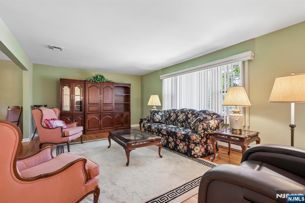 270 Midwood Road Paramus, NJ 07652 - Photo 2 of 17