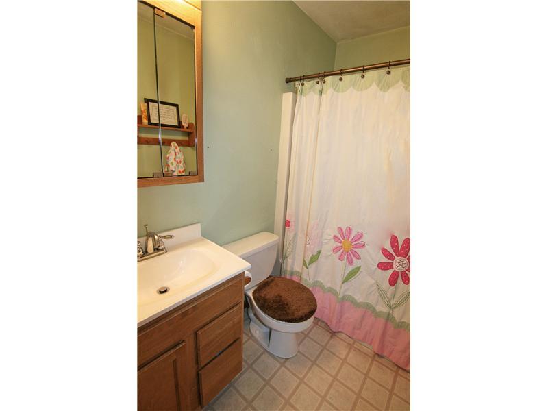183 Bebout Road Venetia, PA 15367 - Photo 21 of 25 Full Bath. Hall bath...