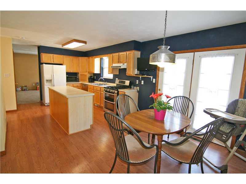 183 Bebout Road Venetia, PA 15367 - Photo 9 of 25 Kitchen. Room for the cook and all the helpers!
