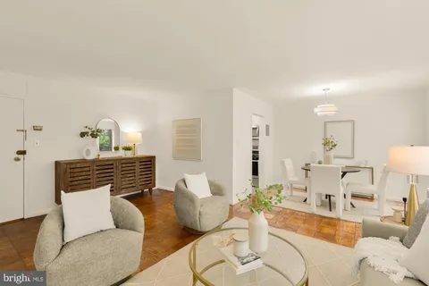$290,000 | 2400 41st Street Northwest, Unit 212, Washington, DC 20007