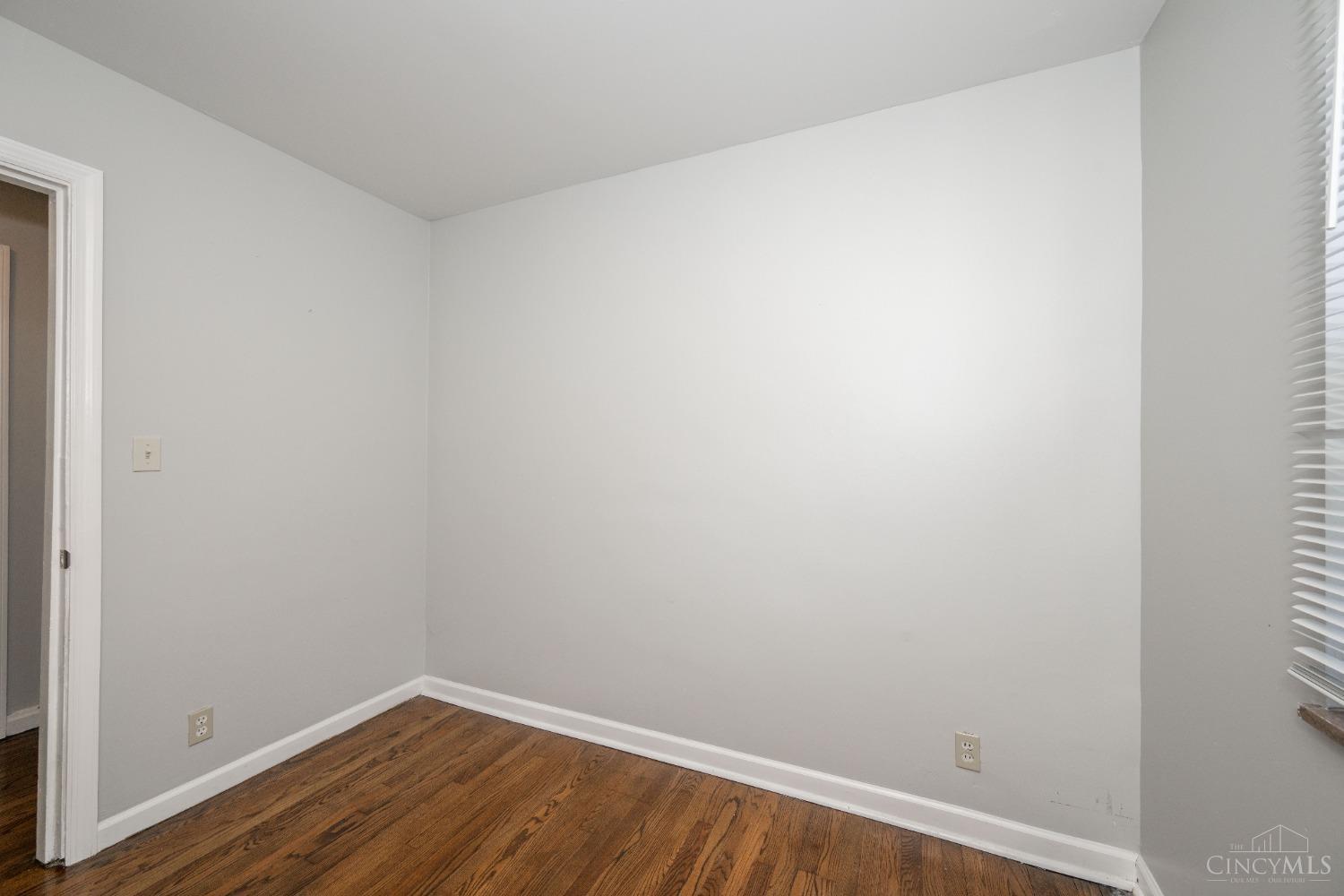 214 Ridgeway Road Cincinnati, OH 45216 - Photo 14 of 39