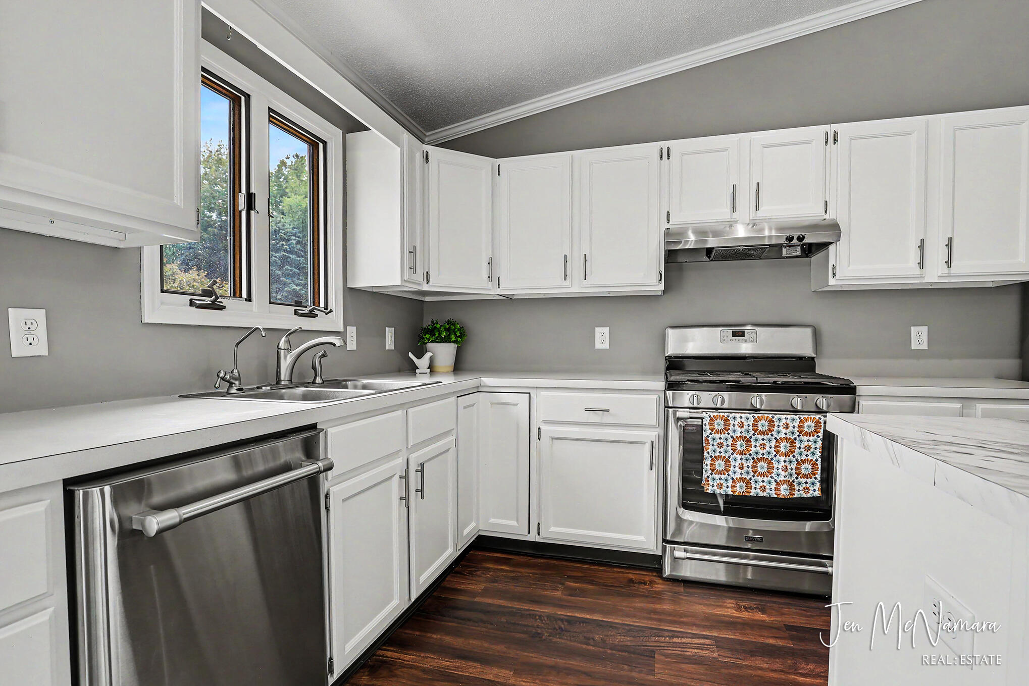 4050 Rector Street Northeast Rockford, MI 49341 - Photo 12 of 32 Great Functional Space