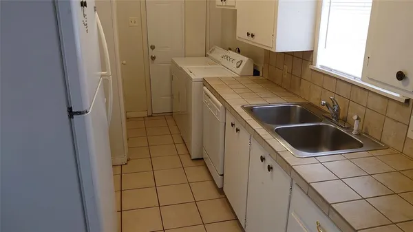 $1,600 | 693 East N 15th Street, Unit B, Abilene, TX 79601