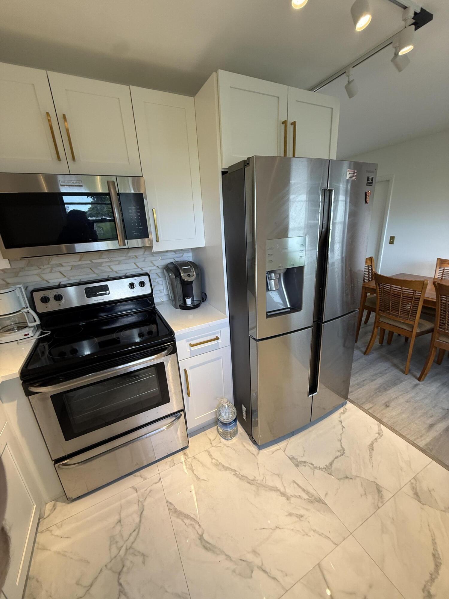 389 Fanshaw Drive, Unit 389 Boca Raton, FL 33434 - Photo 5 of 29 IMG_5640