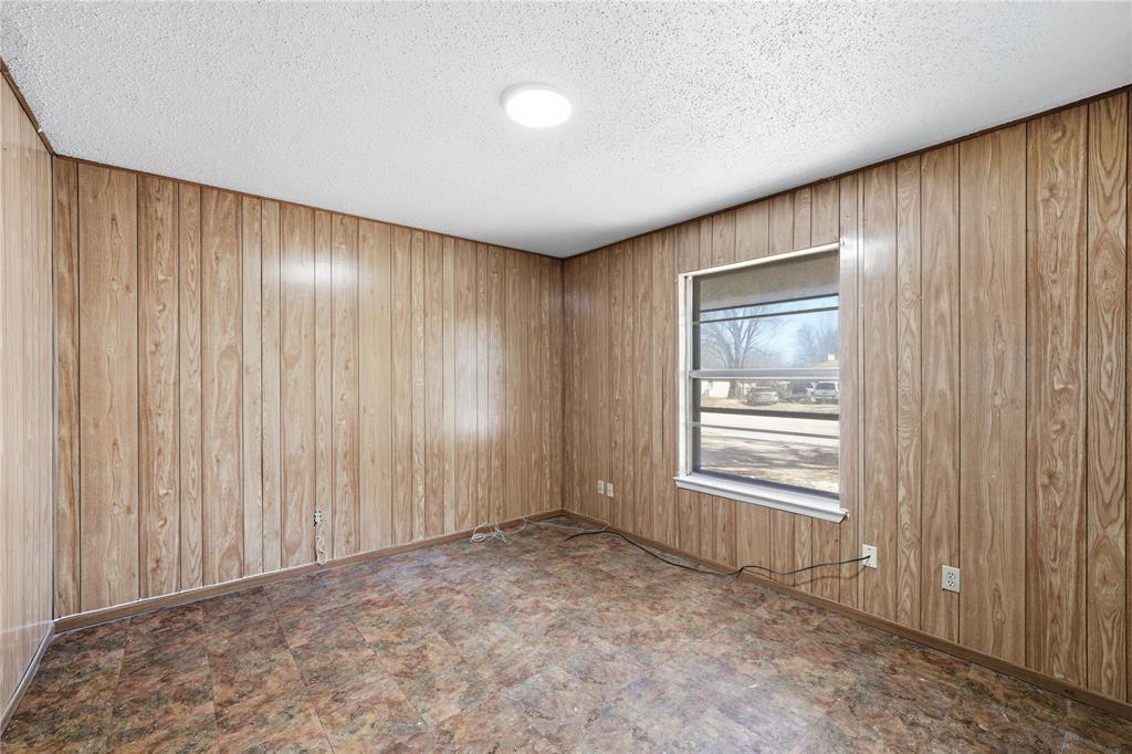 2711 Old Robinson Road Waco, TX 76706 - Photo 13 of 17