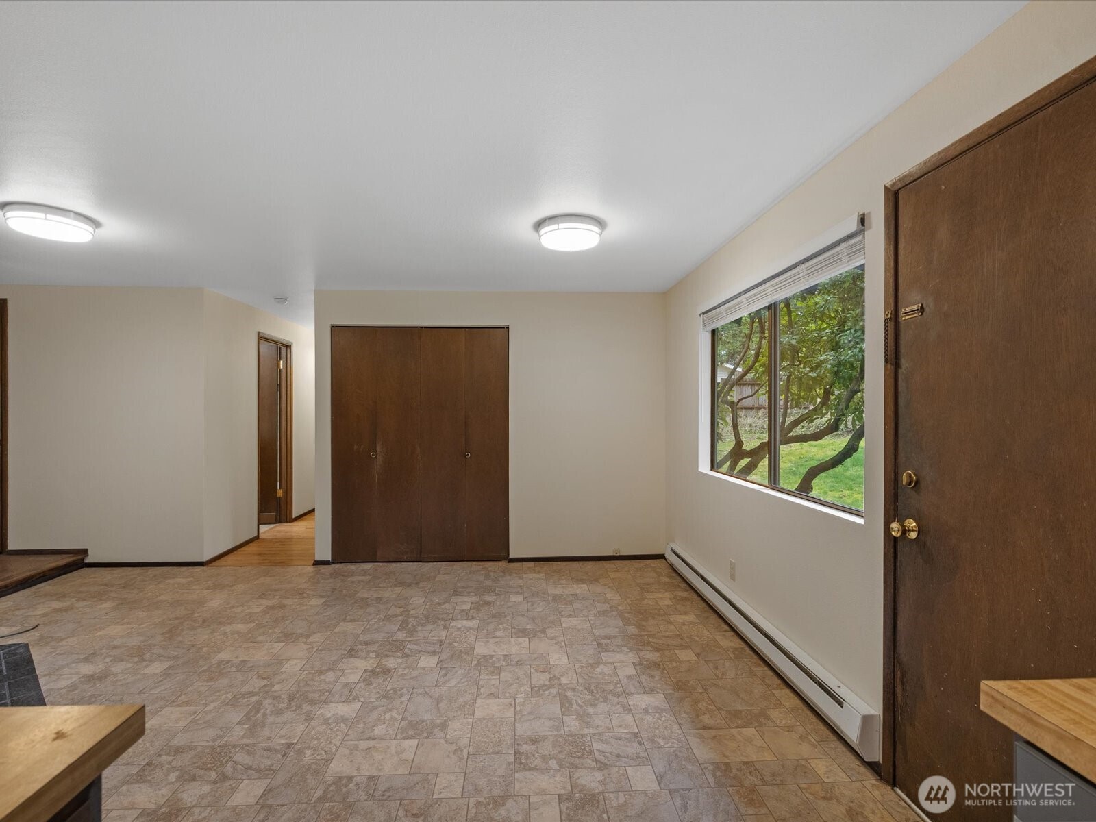 8506 192nd Street Southwest Edmonds, WA 98026 - Photo 19 of 37 an empty room with windows