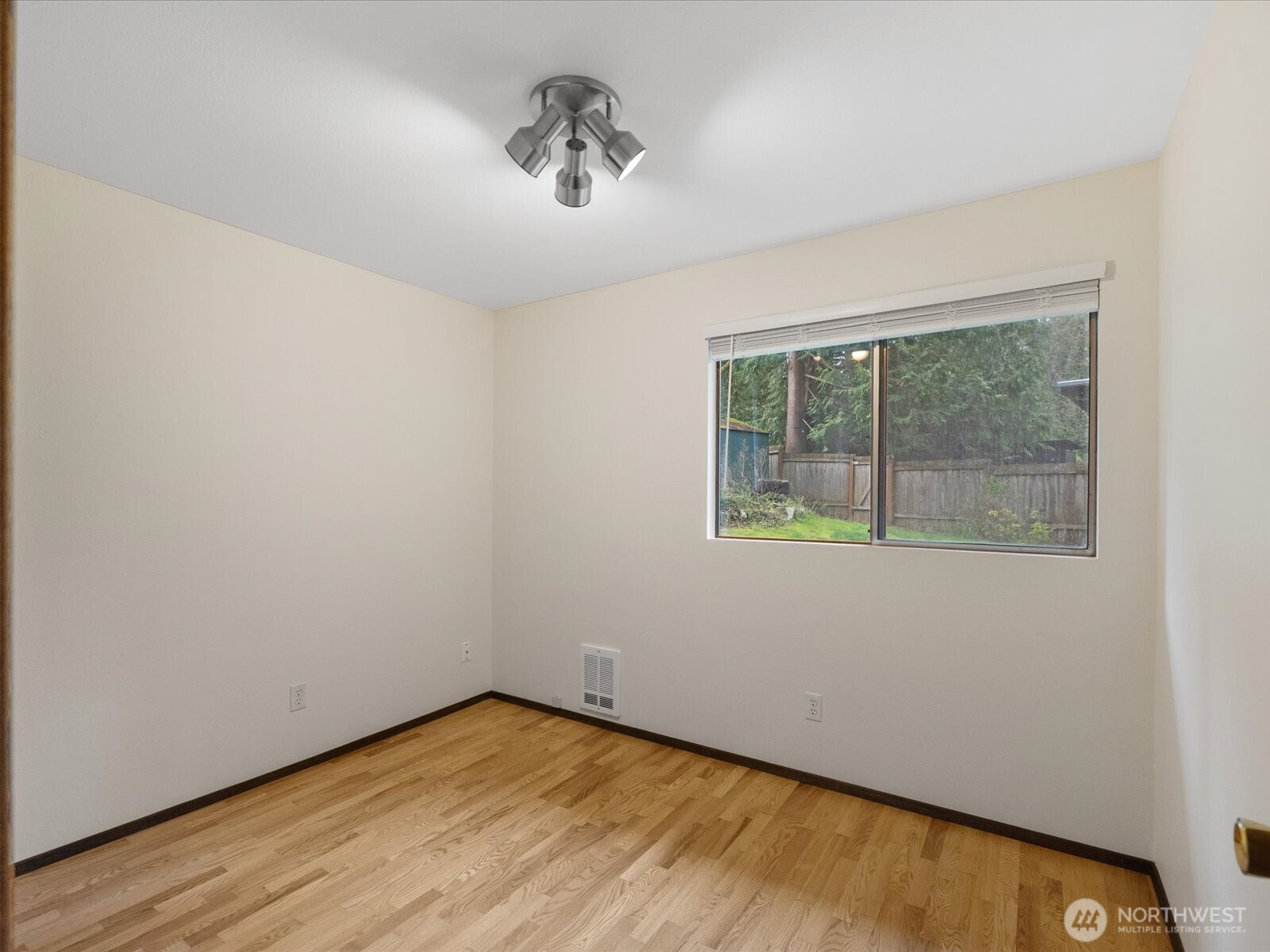 8506 192nd Street Southwest Edmonds, WA 98026 - Photo 30 of 37 an empty room with a window