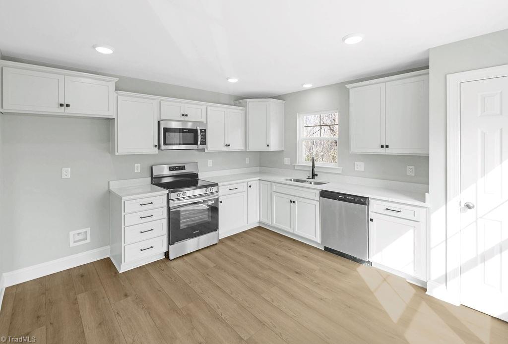 5514 Cedarbrook Road Jonesville, NC 28642 - Photo 3 of 25