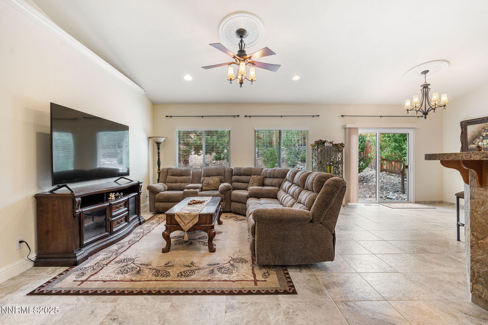 4017 Mt Jefferson Drive Reno, NV 89508 - Photo 14 of 45 15-web-or-mls-DSC03135