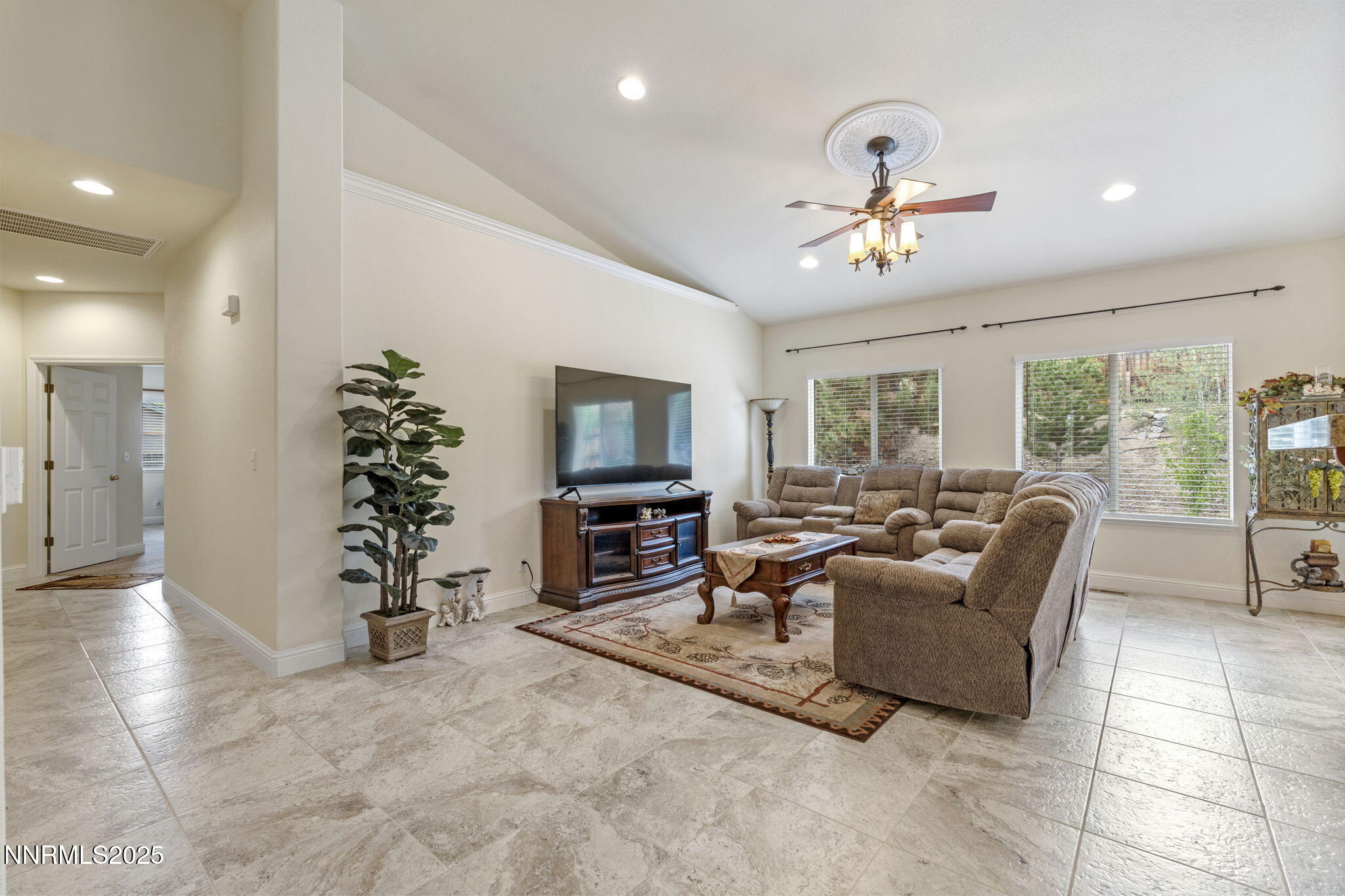 4017 Mt Jefferson Drive Reno, NV 89508 - Photo 17 of 45 18-web-or-mls-DSC03130