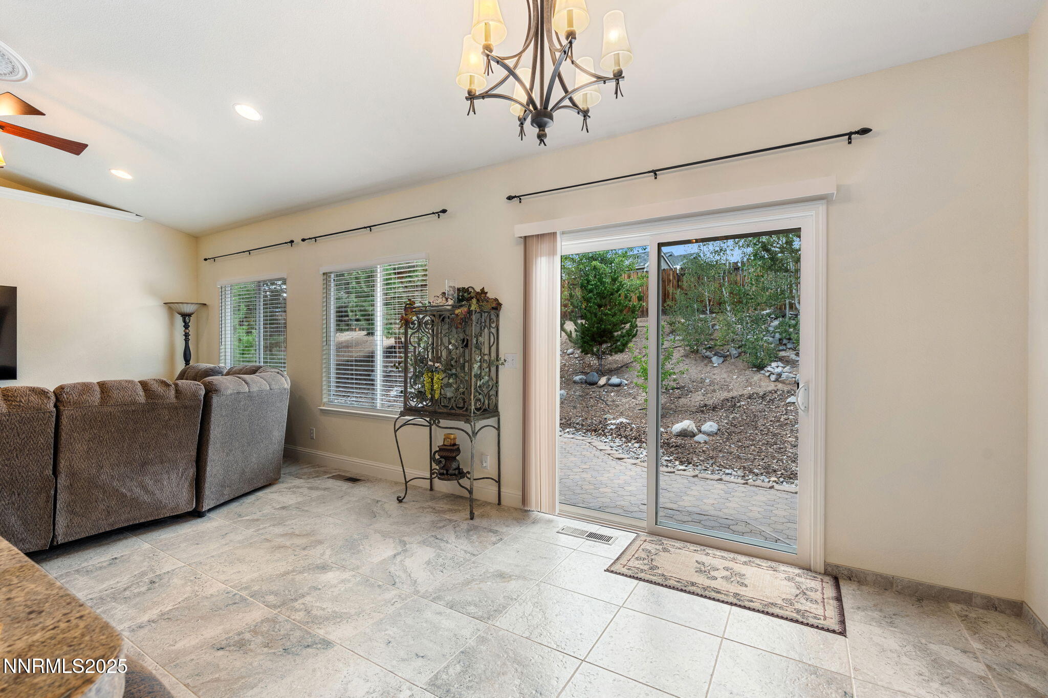 4017 Mt Jefferson Drive Reno, NV 89508 - Photo 21 of 45 22-web-or-mls-DSC03170