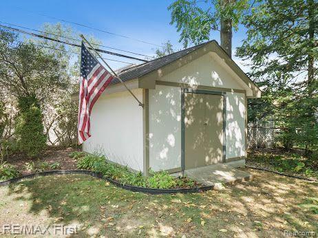 2268 Harvard Road Berkley, MI 48072 - Photo 9 of 44