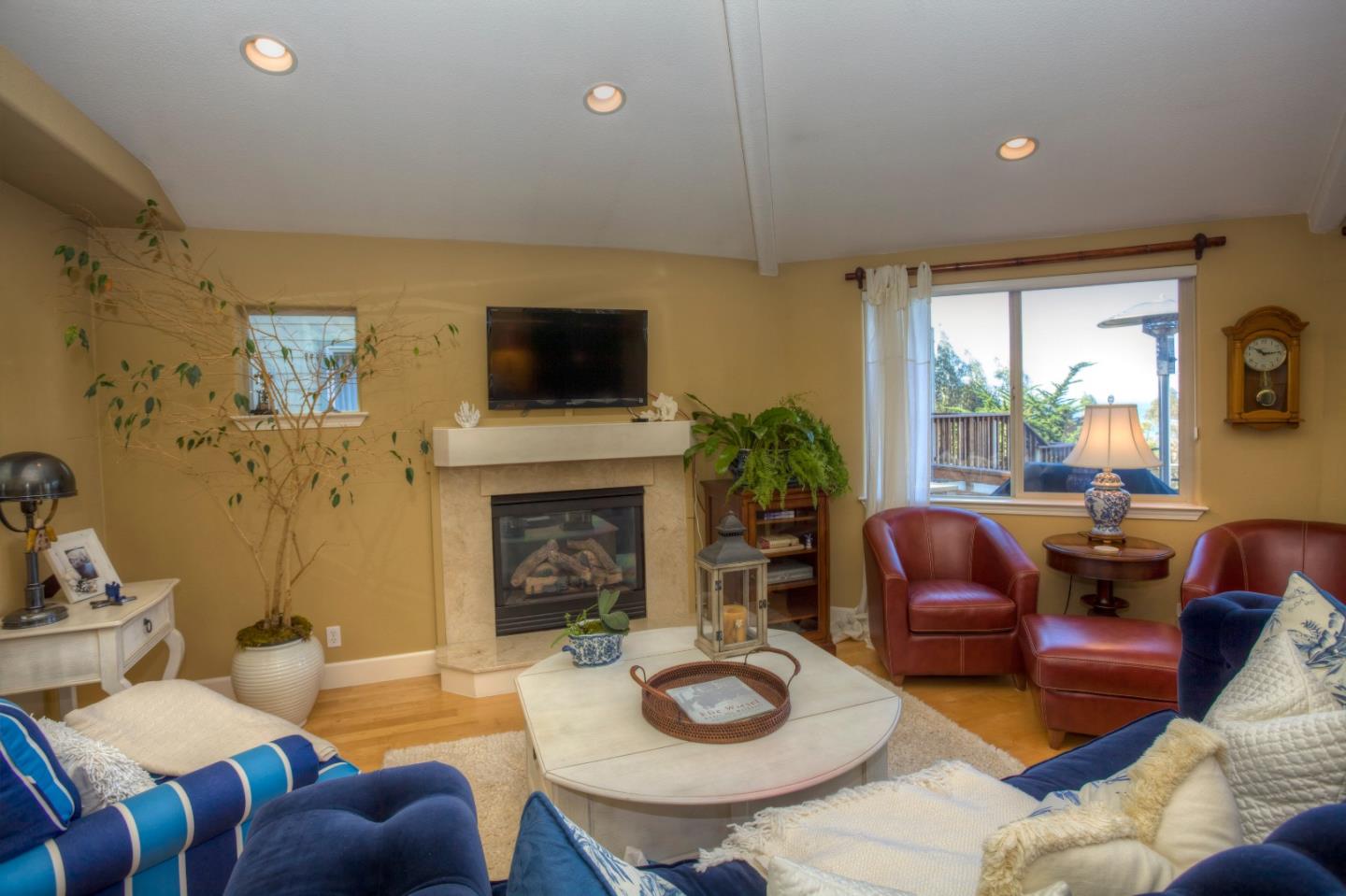 173 Del Monte Road El Granada, CA 94019 - Photo 7 of 41 Gallery Image 7