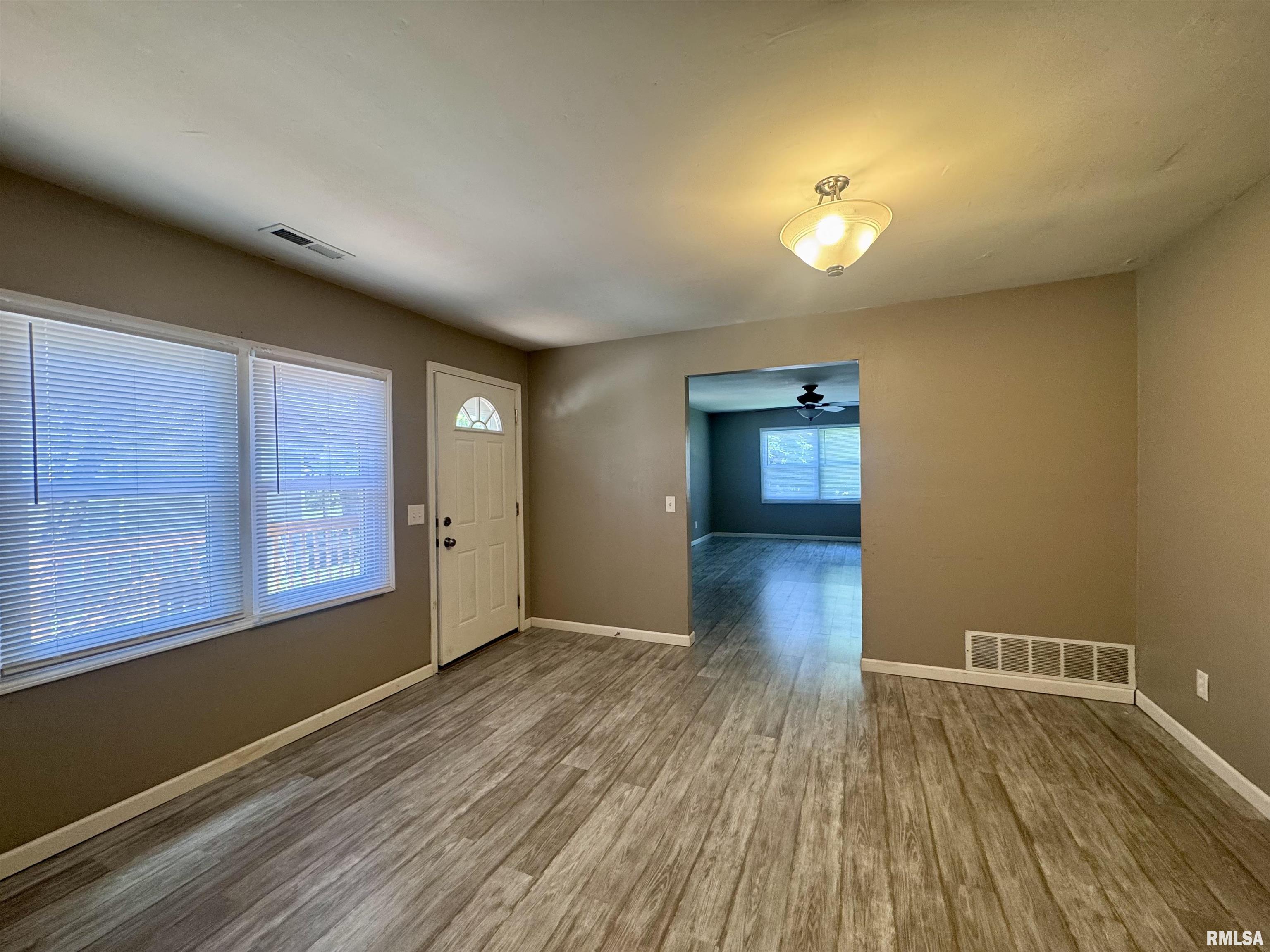403 East Murray Street Macomb, IL 61455 - Photo 2 of 17