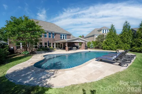 a view of house with outdoor space