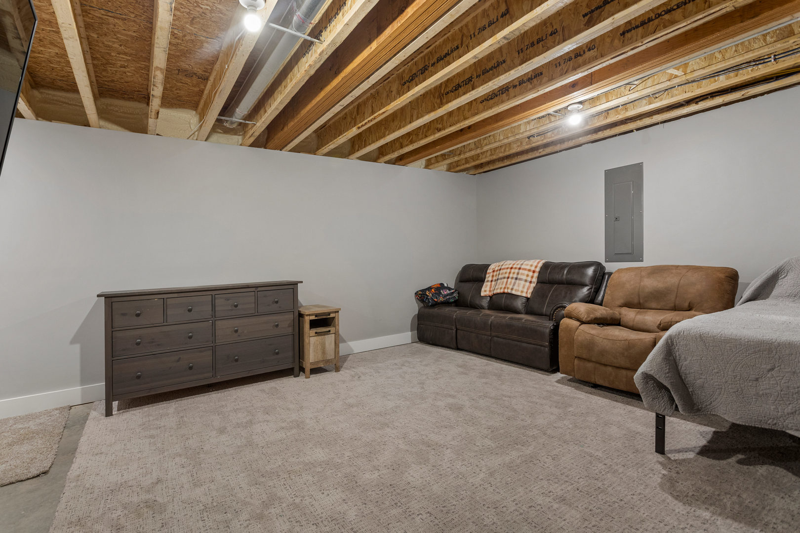 103 Wildflower Heyworth, IL 61745 - Photo 31 of 39 a living room with furniture