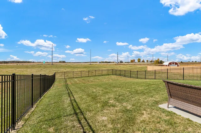 $414,900 | 103 Wildflower, Heyworth, IL 61745