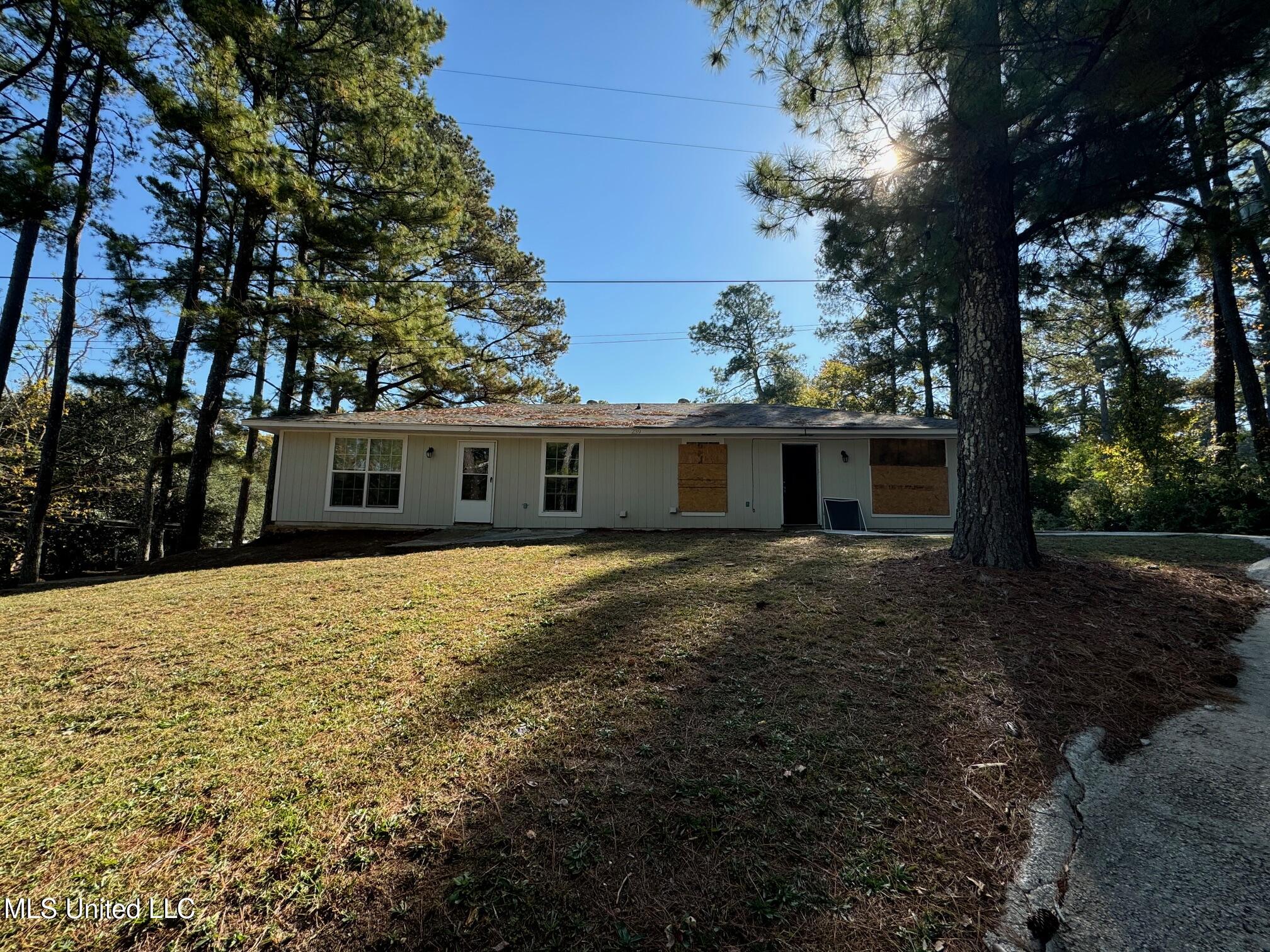 239-241 Lawrence Road Jackson, MS 39206 - Photo 3 of 19 IMG_1727