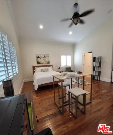$1,498 | 4956 Doman Avenue, Tarzana, CA 91356