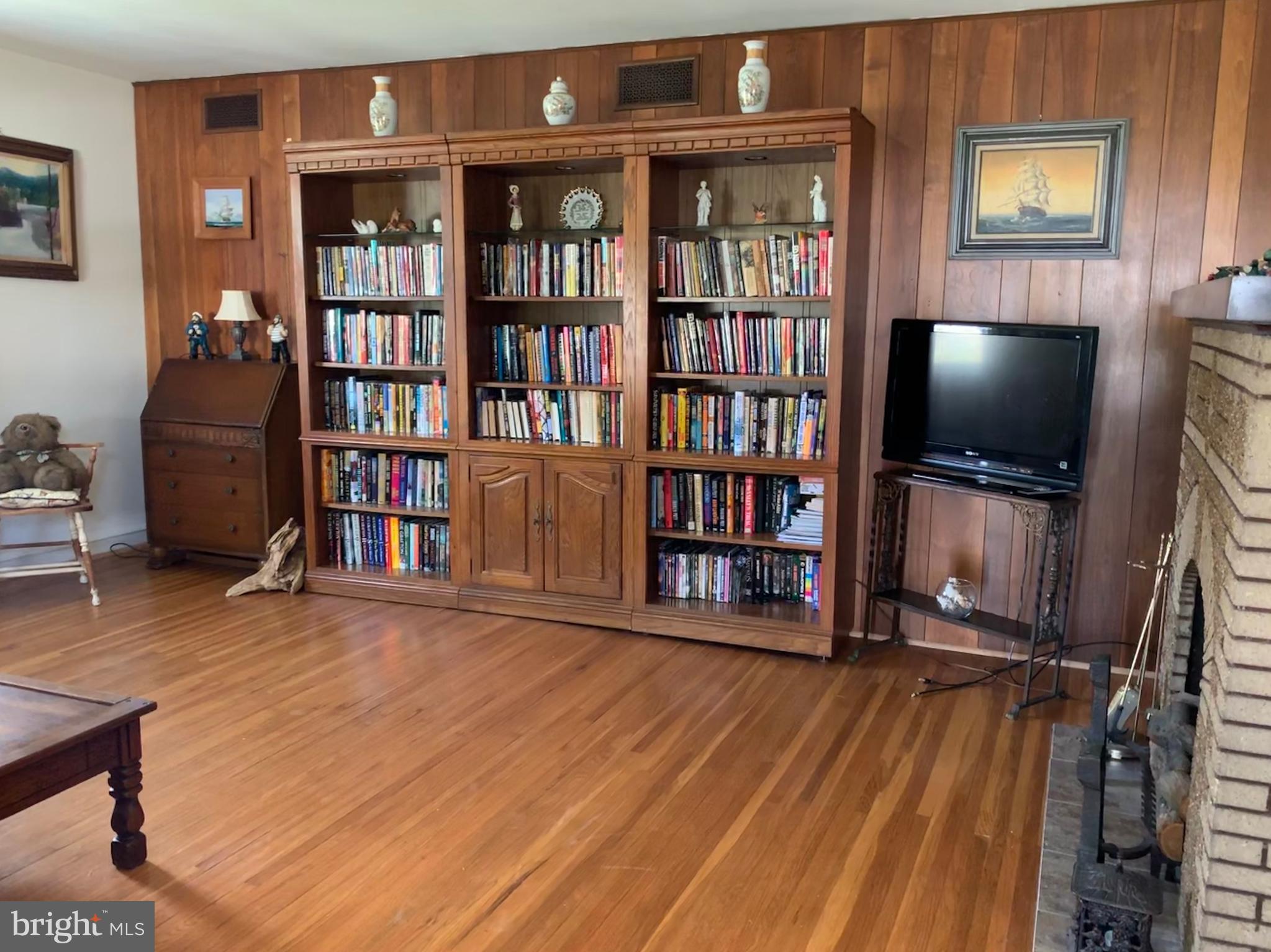 108 Pennsylvania Road Brooklawn, NJ 08030 - Photo 4 of 30