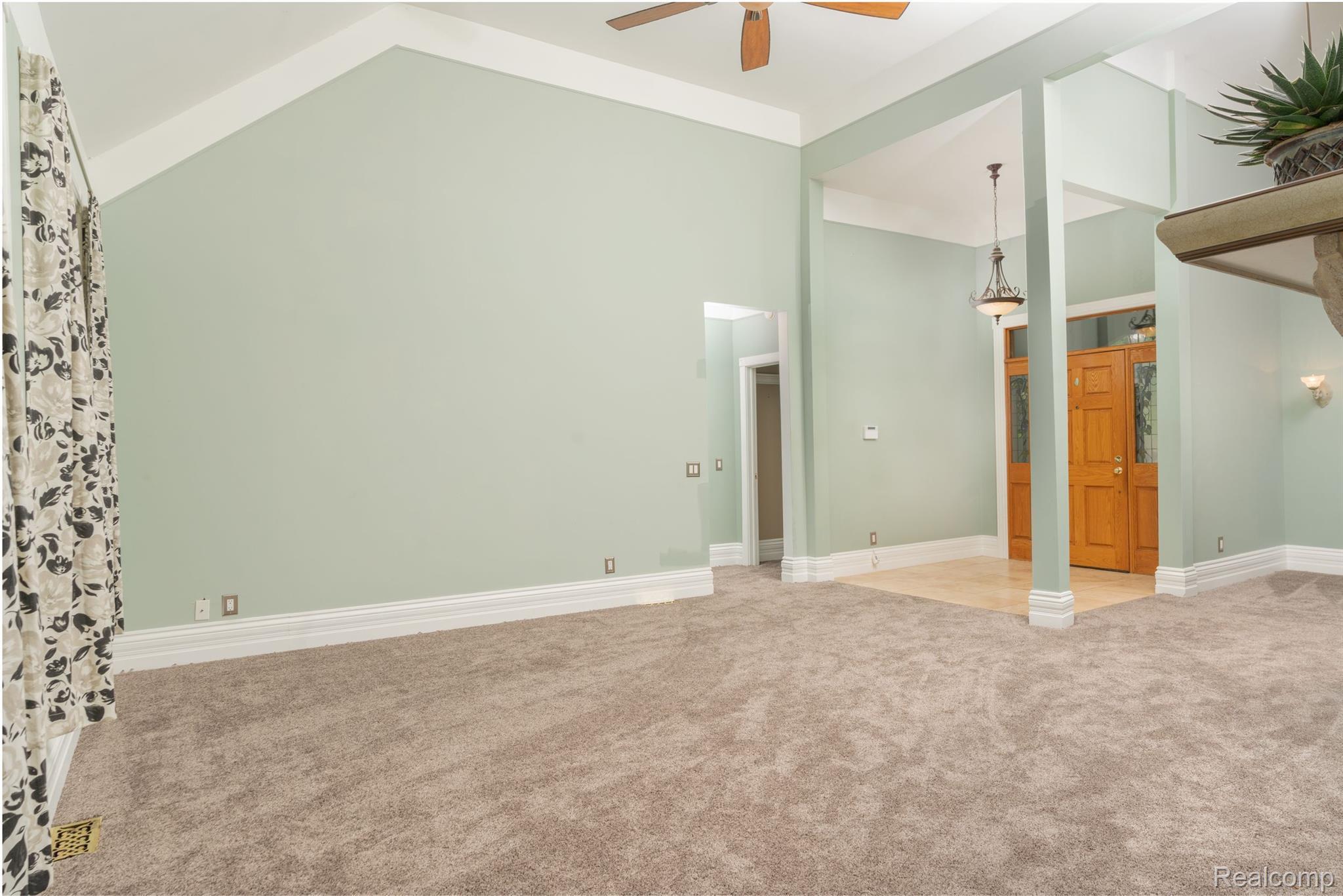 10178 Spencer Road Brighton, MI 48114 - Photo 11 of 49 Gallery Image 11