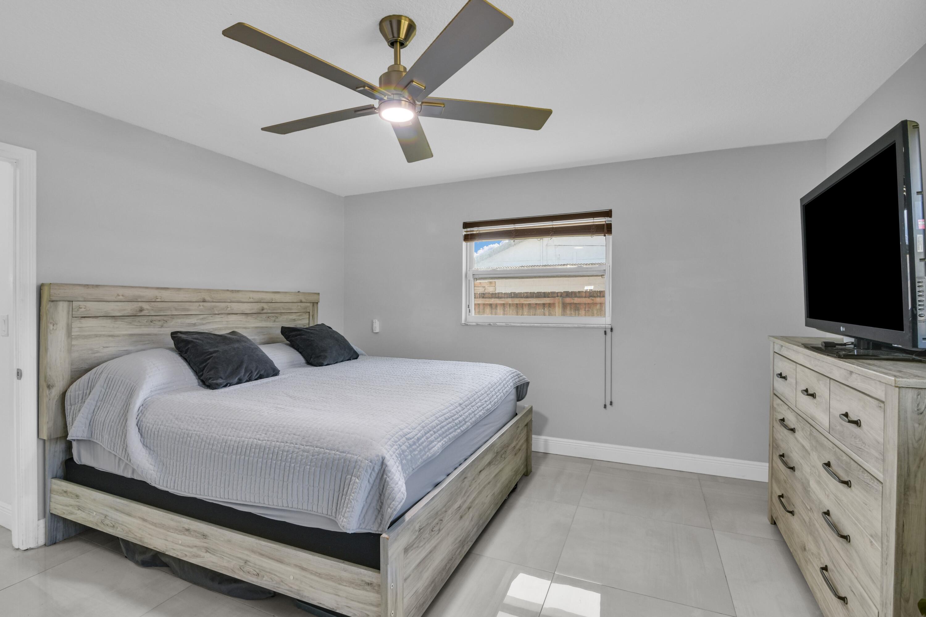 3150 Gulfstream Road Palm Springs, FL 33461 - Photo 25 of 51 3150 Gulfstream Rd, Lake Worth - 80