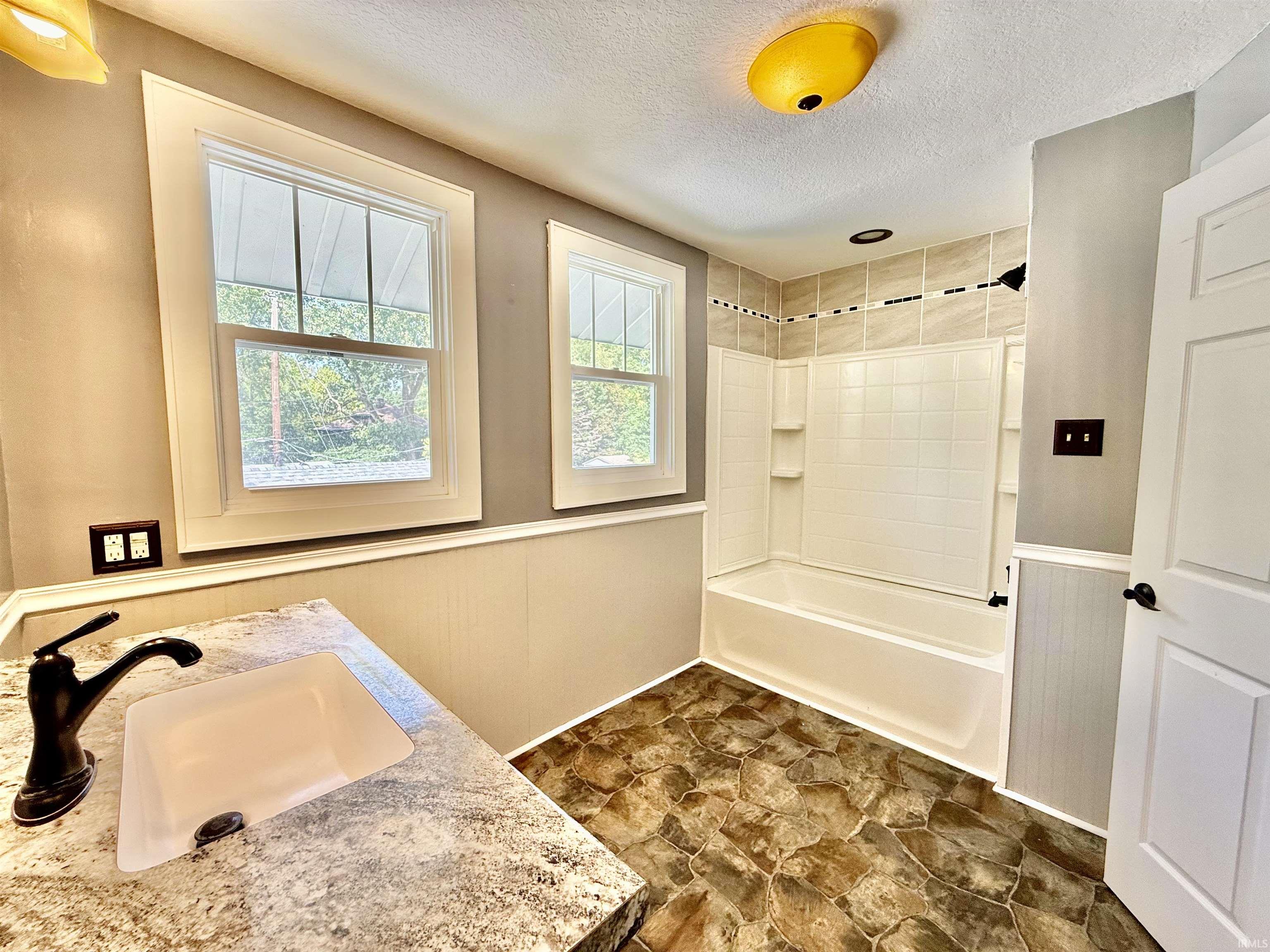 2505 Oakridge Road Fort Wayne, IN 46805 - Photo 27 of 38 Gallery Image 27