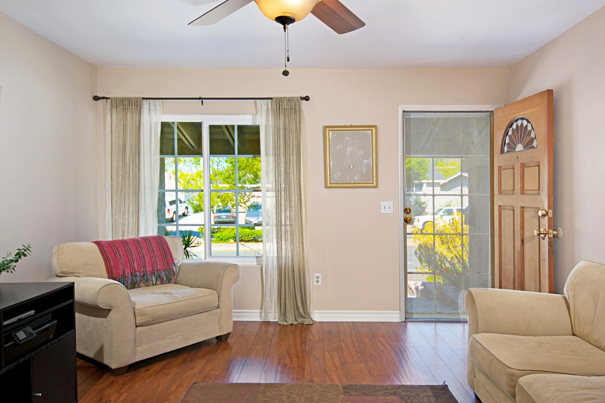 13361 Carriage Road Poway, CA 92064 - Photo 6 of 24
